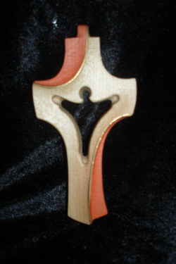 Holzkreuz modern mit Farbe